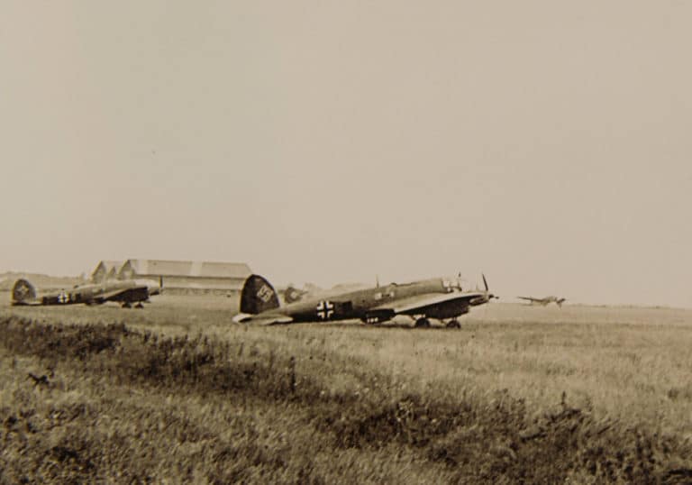 Bombardiers Heinkel He 111 sur l'aérodrome d'Évreux