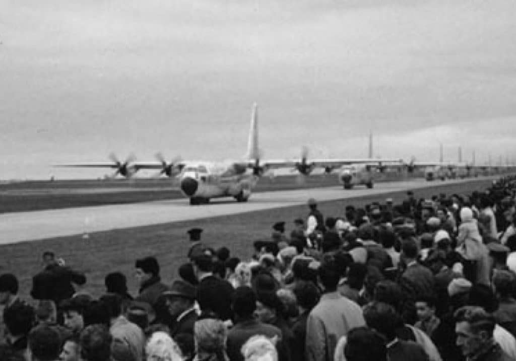Démonstration de Lockheed C 130 A Hercules lors du Airshow à Evreux Air base