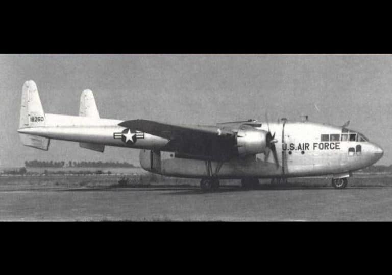 Avion cargo moyen, le Fairchild C 119 était en service sur Evreux Air base de 1954 à 1956
