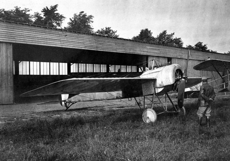 Un Fokker E.III de l'aviation allemande capturé par l'armé française