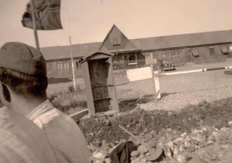 Entrée de la base d’Évreux-Fauville en octobre 1940