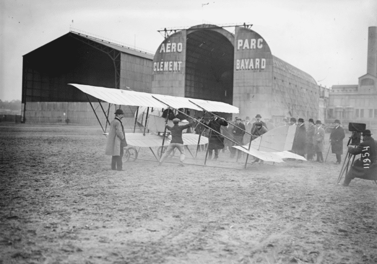 Caudron type F, biplan d'acrobatie de Pierre Chanteloup à Issy-les-Moulineaux le 21 novembre 1913