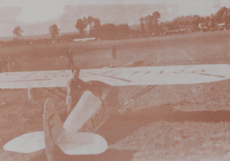 Paul Lemée et son avion de voltige à son nom dans « L'aéro-club de l'Eure : origines et création »