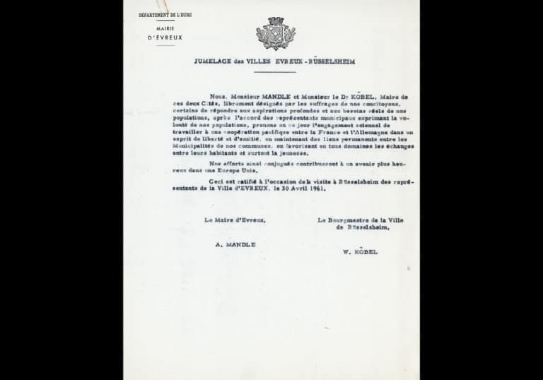 Texte initial de la charte unissant les villes d'Évreux et de Rüsselsheim qui fut signé le 30 avril 1961 à Rüsselsheim